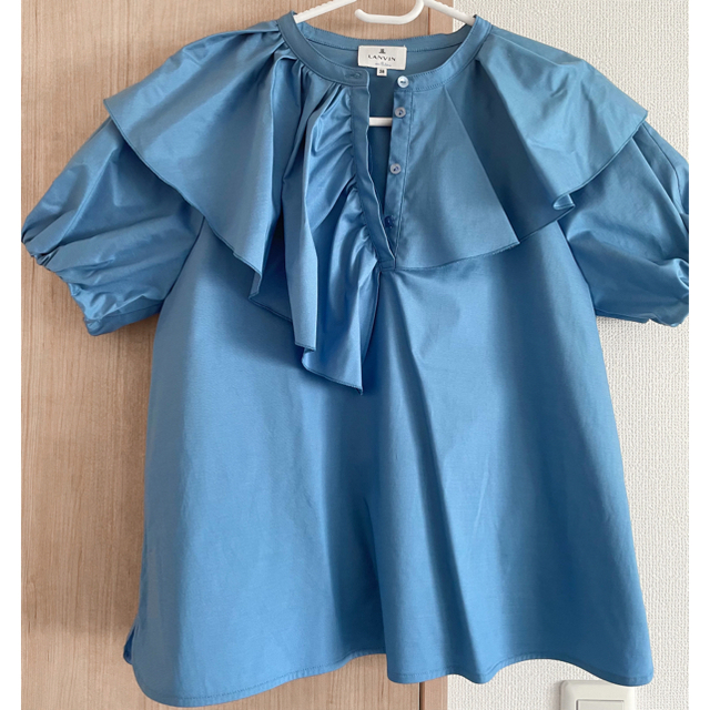 LANVIN en Bleu(ランバンオンブルー)のLANVIN EN BLEU ランバン【TV着用】フリルカラーグログランブラウス レディースのトップス(シャツ/ブラウス(半袖/袖なし))の商品写真