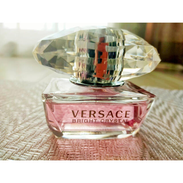 VERSACE(ヴェルサーチ)のヴェルサーチ ブライトクリスタルET 50mL ベルサーチ コスメ/美容の香水(香水(女性用))の商品写真