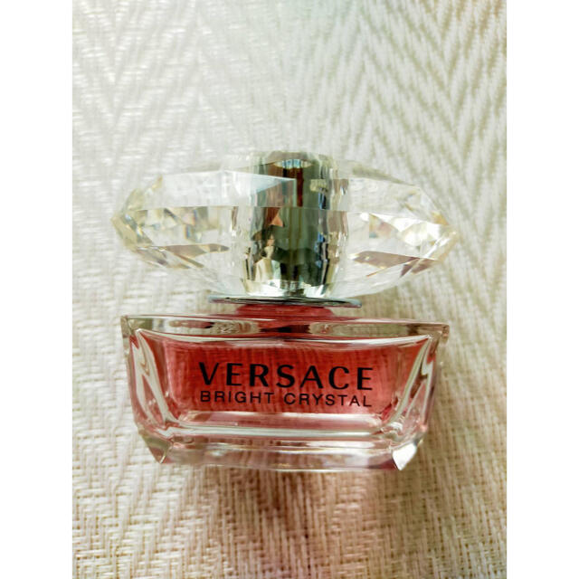 VERSACE(ヴェルサーチ)のヴェルサーチ ブライトクリスタルET 50mL ベルサーチ コスメ/美容の香水(香水(女性用))の商品写真