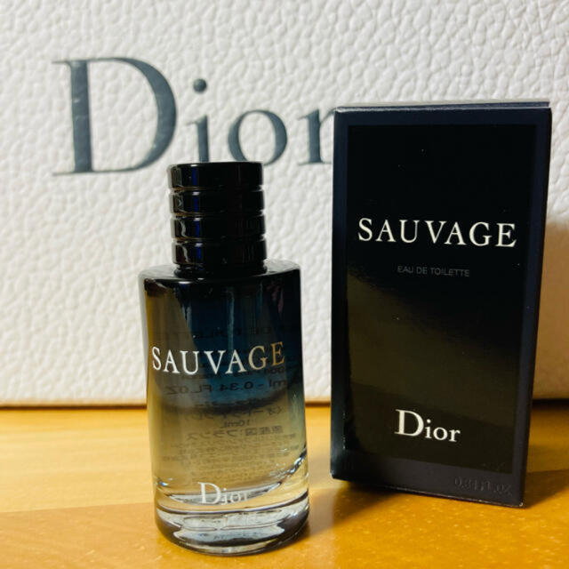 Dior(ディオール)の〈DIOR〉ソヴァージュ♡10ml コスメ/美容の香水(ユニセックス)の商品写真