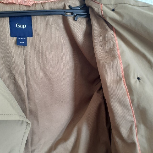 GAP(ギャップ)のgap　トレンチコート　小さいサイズ　XXS レディースのジャケット/アウター(トレンチコート)の商品写真