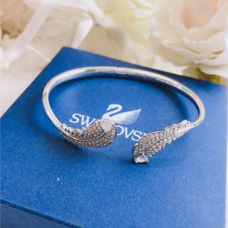 極美品✨️SWAROVSKI スワロフスキー ナイス バングル 羽根 フェザー-