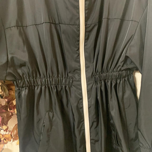 ViS(ヴィス)の新品　VIS ロングコート　ワンピースコート　コート　ジャンパー　シャカシャカ レディースのジャケット/アウター(ナイロンジャケット)の商品写真