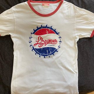 アーモンド(ALMOND)のLIL ALMOND コークモチーフTシャツ(Tシャツ/カットソー(半袖/袖なし))