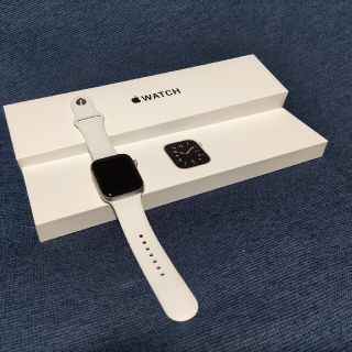 アップルウォッチ(Apple Watch)の【美品】Apple Watch SE(腕時計(デジタル))