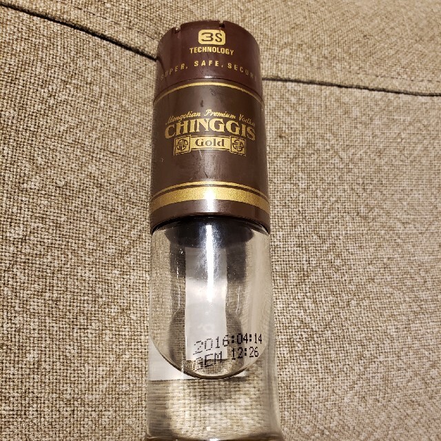 超希少!チンギス ゴールド ウォッカ 1L 『CHINGGIS GOLD』の 超希少!チンギス ゴールド ウォッカ 1L 『CHINGGIS GOLD』の