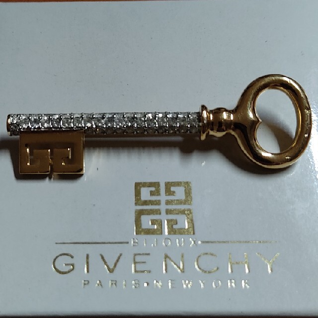 GIVENCHY ジバンシイ　ジバンシー　ブローチ　カラーストーン　グリーン