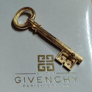 GIVENCHY ジバンシイ　ジバンシー　ブローチ　カラーストーン　グリーン