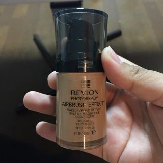 レブロン(REVLON)のリキッドファンデーション(ファンデーション)