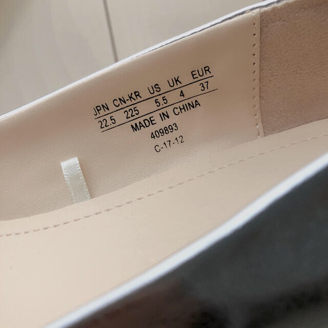 H&M(エイチアンドエム)のシルバー　フラットシューズ レディースの靴/シューズ(バレエシューズ)の商品写真