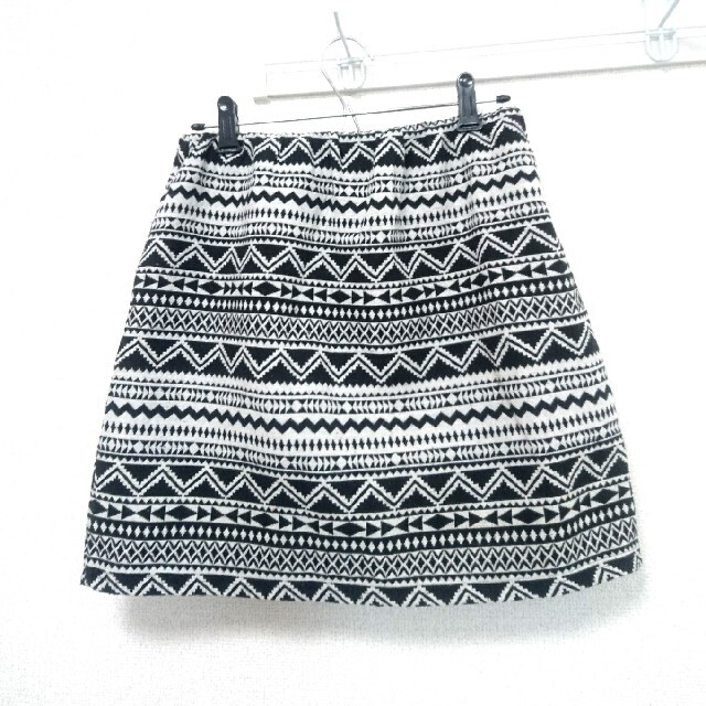 LOWRYS FARM(ローリーズファーム)の台形ミニスカート (白黒) レディースのスカート(ミニスカート)の商品写真
