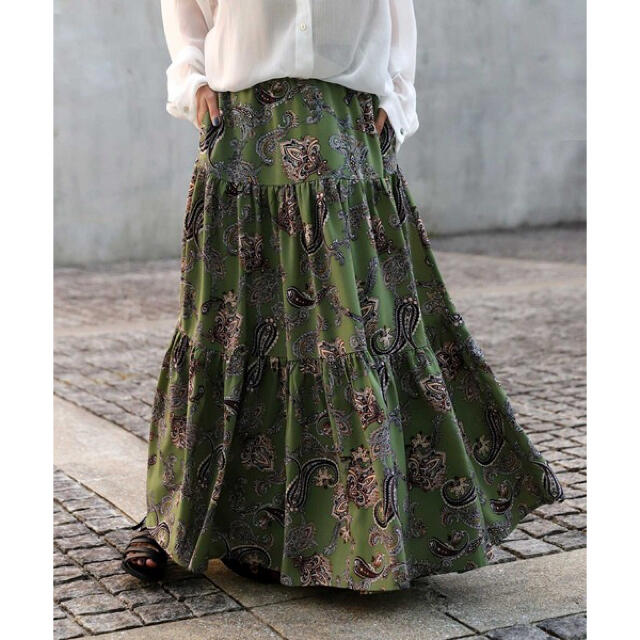antiqua(アンティカ)のアンティカ ペイズリー柄ティーアードスカート レディースのスカート(ロングスカート)の商品写真
