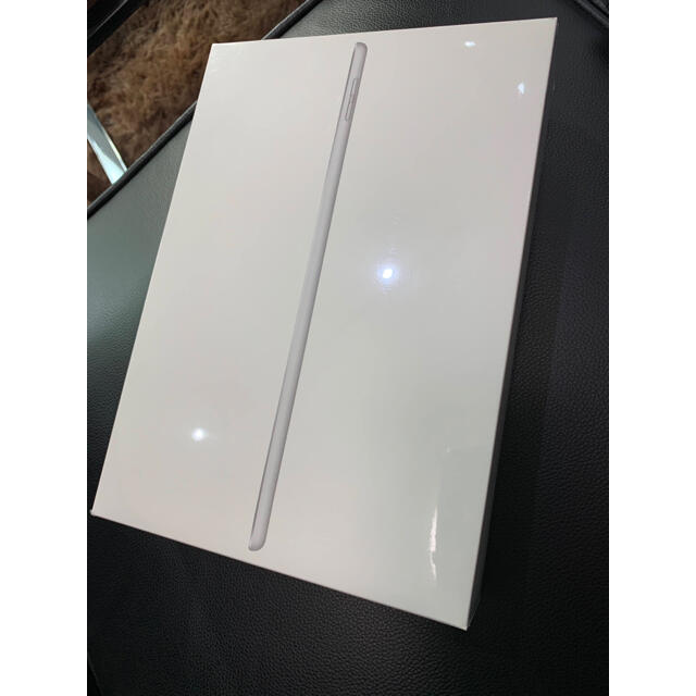 新品　iPad 10.2インチ 第8世代 32GB シルバー MYLA2J/A