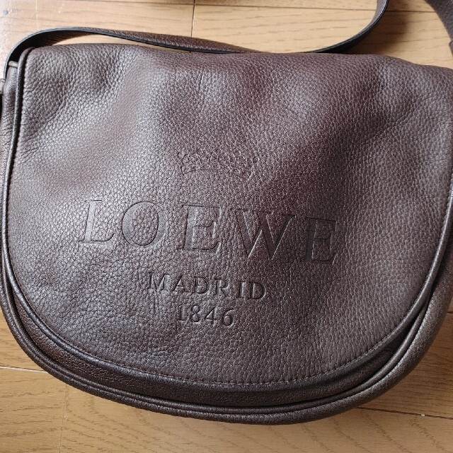 LOEWE(ロエベ)のLOEWE　斜めがけバック　鍵つき レディースのバッグ(ショルダーバッグ)の商品写真