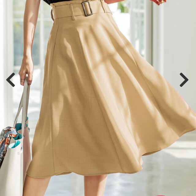セゾンドパピヨン  Aライン セミフレア スカート   ベージュ レディースのスカート(ひざ丈スカート)の商品写真