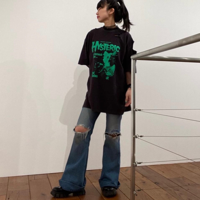 HYSTERIC GLAMOUR(ヒステリックグラマー)のHyo様専用　ヒステリックグラマー  ローライズ　フレアデニム　28インチ レディースのパンツ(デニム/ジーンズ)の商品写真