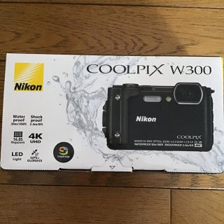 ニコン(Nikon)のNikon デジタルカメラ COOLPIX W300 ブラック未使用品(コンパクトデジタルカメラ)