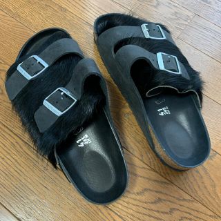 ビルケンシュトック(BIRKENSTOCK)のビルケン　定価25000円程　リアルファーサンダル(サンダル)