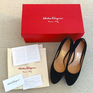 サルヴァトーレフェラガモ(Salvatore Ferragamo)のフェラガモ　黒パンプス(ハイヒール/パンプス)