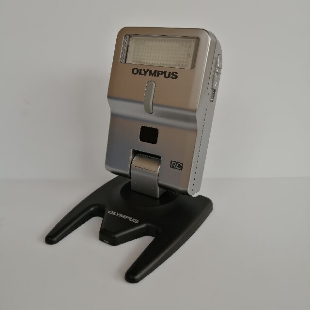 OLYMPUS(オリンパス)のOLYMPUS FL-300R スマホ/家電/カメラのカメラ(ストロボ/照明)の商品写真