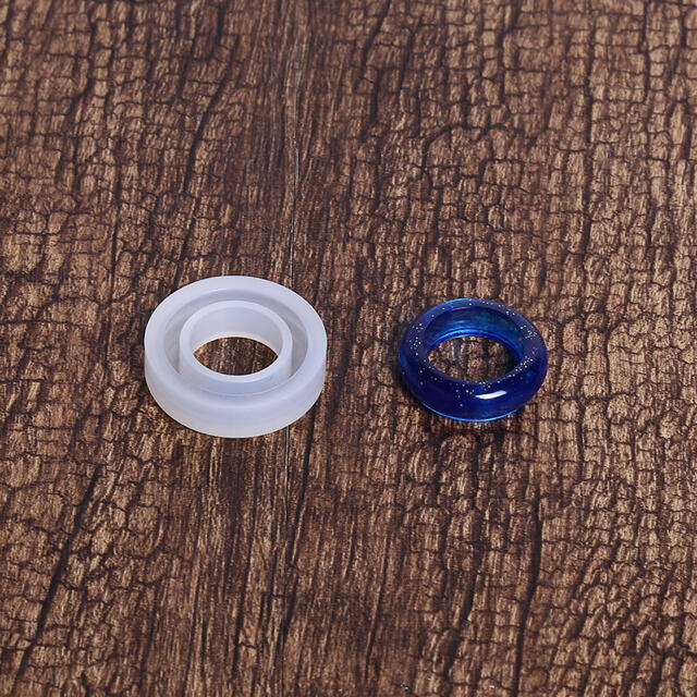 uvレジン　指輪　シリコンモールド　３つセット　未使用 ハンドメイドの素材/材料(その他)の商品写真
