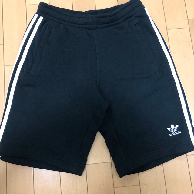 adidas(アディダス)の【専用】アディダス　ショート　パンツ　黒 メンズのパンツ(ショートパンツ)の商品写真