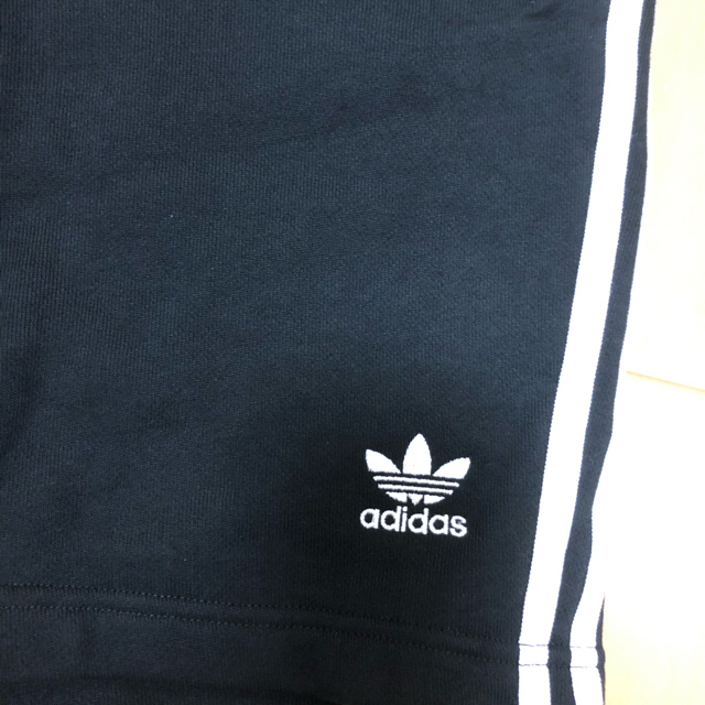 adidas(アディダス)の【専用】アディダス　ショート　パンツ　黒 メンズのパンツ(ショートパンツ)の商品写真