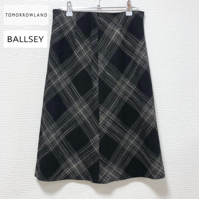 Ballsey(ボールジィ)の※専用です　カーデ　スカート レディースのスカート(ひざ丈スカート)の商品写真