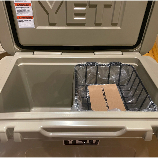 HILLEBERG(ヒルバーグ)のUSA製　YETI 45 タンドラ　新品　クーラーボックス　Tan USA製 スポーツ/アウトドアのアウトドア(その他)の商品写真