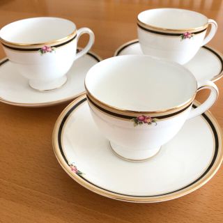 ウェッジウッド(WEDGWOOD)の【新品未使用】ウェッジウッド   カップ&ソーサー　クリオ　黒壺　3脚セット(食器)