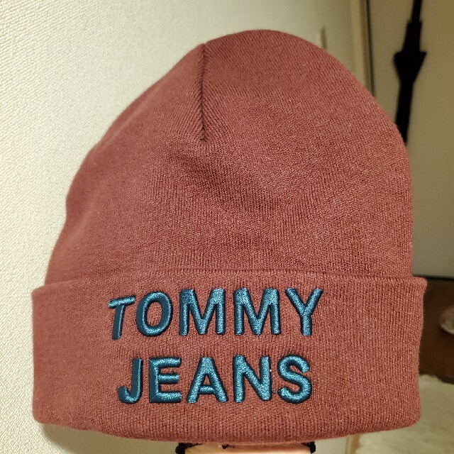 TOMMY(トミー)のTOMMY JEANS ニットキャップ メンズの帽子(ニット帽/ビーニー)の商品写真