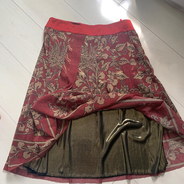 VIVIENNE TAM(ヴィヴィアンタム)のビビアンタム　スカート レディースのスカート(ひざ丈スカート)の商品写真