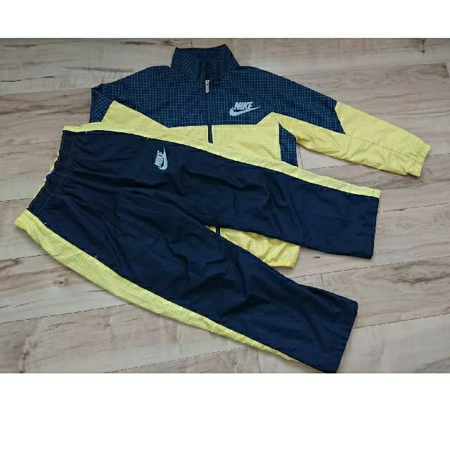 NIKE(ナイキ)のNIKEナイキ　ウィンドブレーカー上下２点セットS140cm キッズ/ベビー/マタニティのキッズ服男の子用(90cm~)(その他)の商品写真