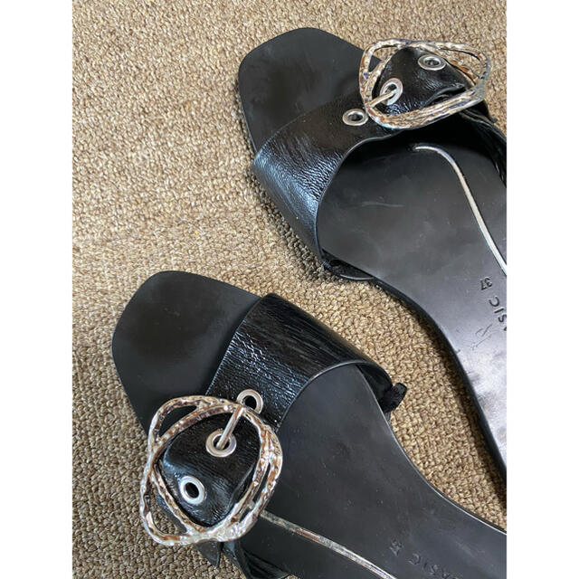 ZARA(ザラ)のぽこ様専用　ZARA ザラ　フラット　サンダル　37 ブラック　ぺたんこ レディースの靴/シューズ(サンダル)の商品写真