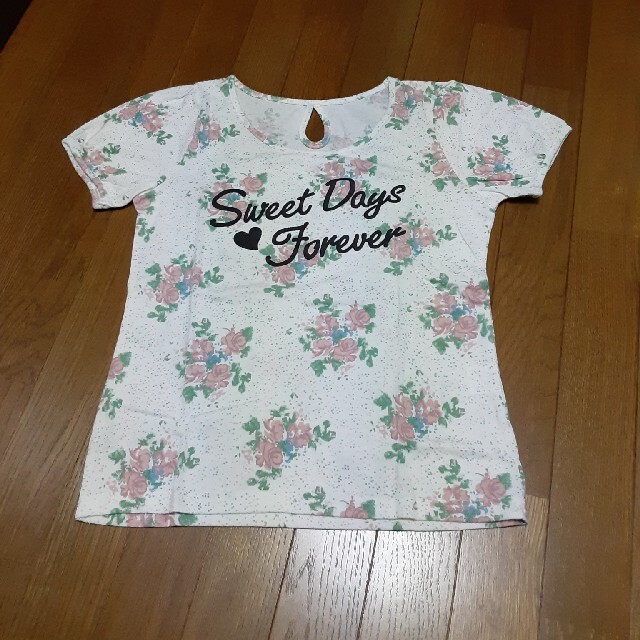 JAYRO White(ジャイロホワイト)の花プリントTシャツ レディースのトップス(Tシャツ(半袖/袖なし))の商品写真