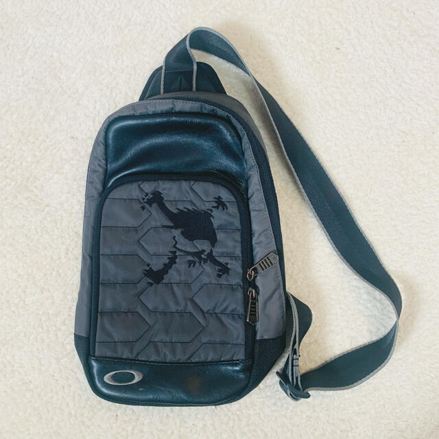 Oakley(オークリー)のオークリー  スカル　ボディーバッグ メンズのバッグ(ボディーバッグ)の商品写真