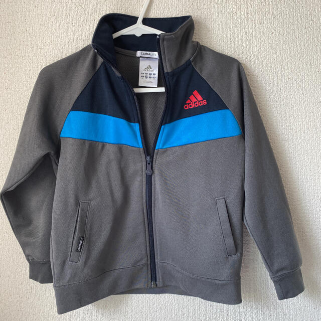 adidas(アディダス)のアディダス　ジャージ　ウィンドブレーカー　120 キッズ/ベビー/マタニティのキッズ服男の子用(90cm~)(ジャケット/上着)の商品写真