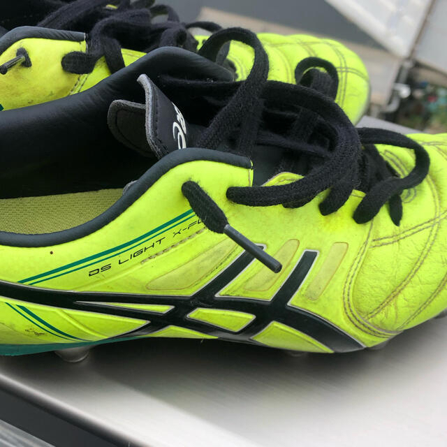 asics(アシックス)のDSLIGHT asics スパイク スポーツ/アウトドアのサッカー/フットサル(シューズ)の商品写真