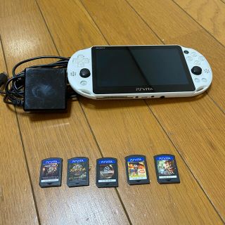 プレイステーションヴィータ(PlayStation Vita)の【全てケース無しジャンク品】ソフト5本+PSvitaおまけ(携帯用ゲーム機本体)