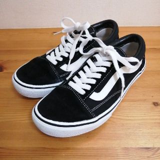 ヴァンズ(VANS)の美品!VANSスニーカー黒オールドスクール25cm(スニーカー)