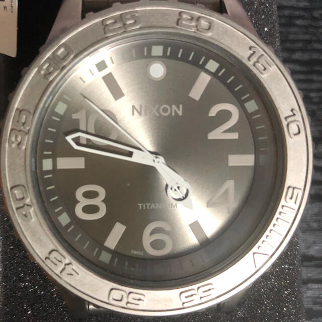 GW最終値下げ　チタン製NIXON 51-30