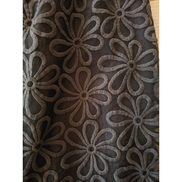 Techichi(テチチ)の未使用 タグ付き オーガンジー 刺繍サテンスカート レディースのスカート(ひざ丈スカート)の商品写真