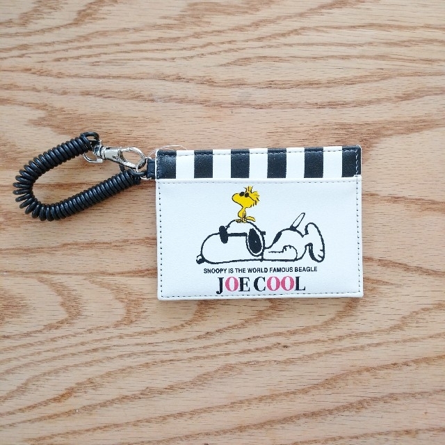 SNOOPY(スヌーピー)の【新品】スヌーピー パスケース 定期入れ  ★おまけ付き レディースのファッション小物(名刺入れ/定期入れ)の商品写真