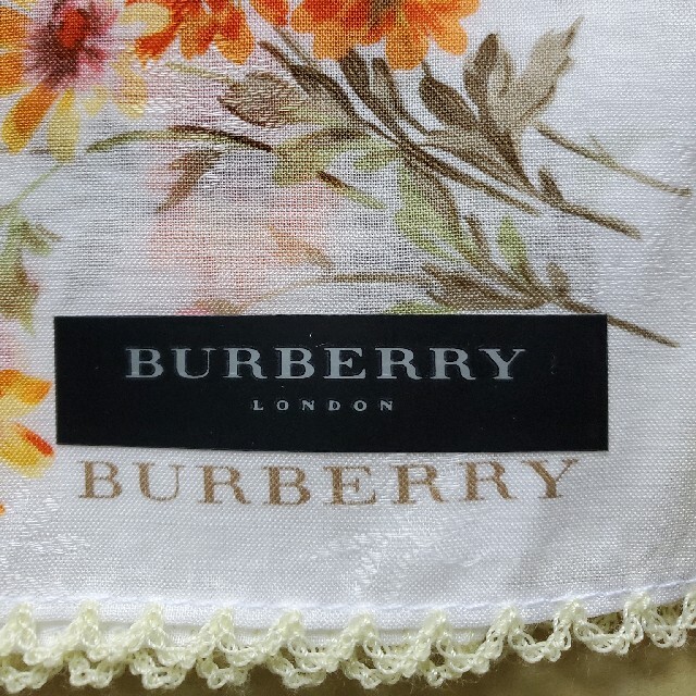 BURBERRY(バーバリー)のBURBERRYハンカチ レディースのファッション小物(ハンカチ)の商品写真