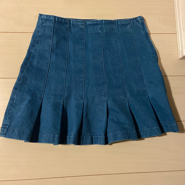ZARA(ザラ)のZARA  ボックスプリーツデニムスカート M レディースのスカート(ミニスカート)の商品写真