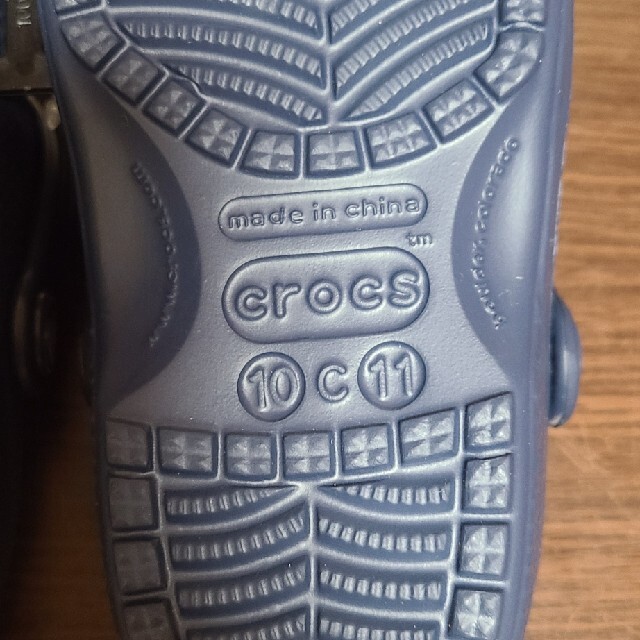 crocs(クロックス)の新品タグ付き*クロックス17.5センチ キッズ/ベビー/マタニティのキッズ靴/シューズ(15cm~)(サンダル)の商品写真
