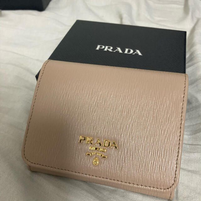 PRADA 財布