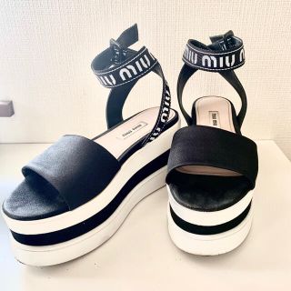 お取り寄せスイーツ - 【試し履きのみ】miumiu サンダル 厚底 ビジュー