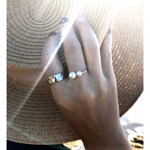 【人気】ハワイアンジュエリー 平打ち デコボコリング 太め スチールシルバー レディースのアクセサリー(リング(指輪))の商品写真