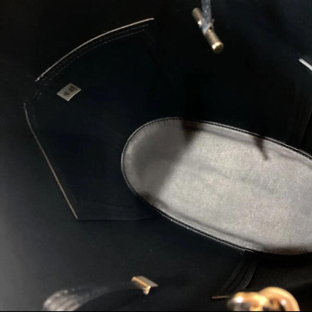 Tory Burch(トリーバーチ)の激美品トリーバーチトートバッグ　ポーチ付き レディースのバッグ(トートバッグ)の商品写真